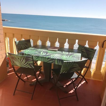 Ideally Located On Beach Port Saplaya Exterior foto