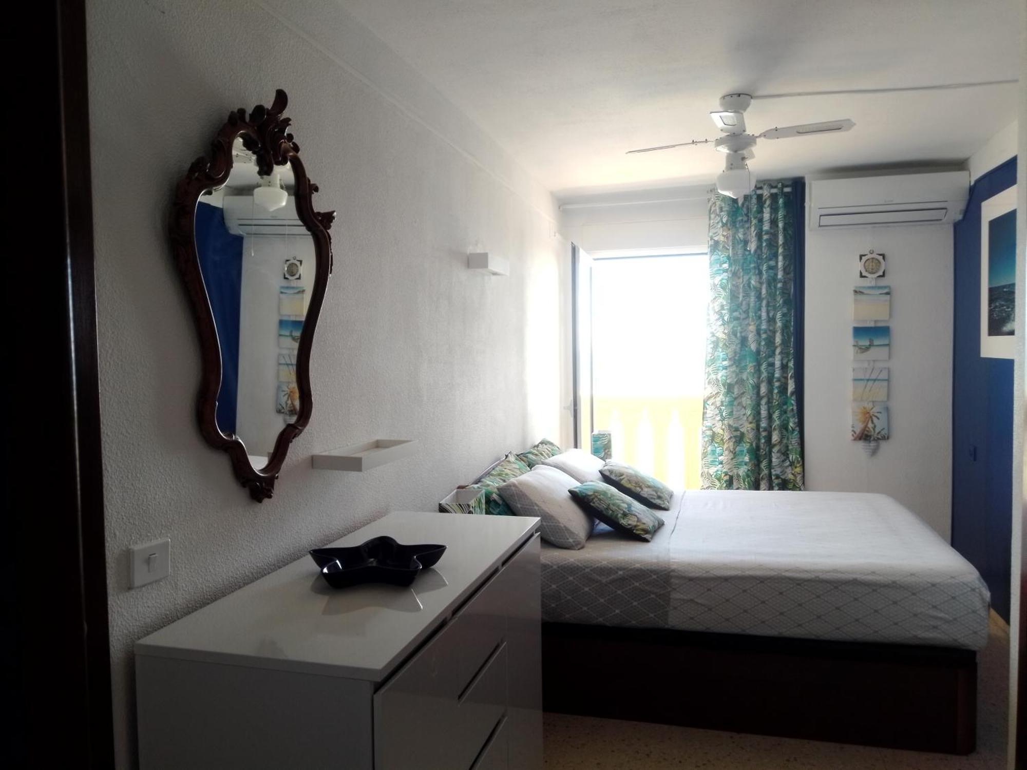 Ideally Located On Beach Port Saplaya Exterior foto